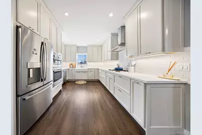 30 Exchange Place, Westhampton Beach, NY 11978 - Photo 9