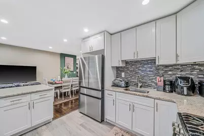 9 Amfer Court, Bay Shore, NY 11706 - Photo 11