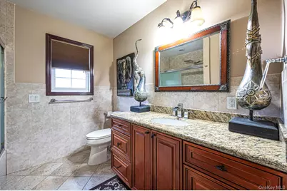 120 Waldo Street, Copiague, NY 11726 - Photo 17