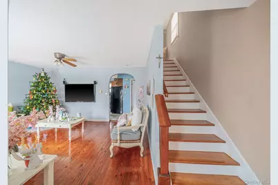 180 25th Street, Copiague, NY 11726 - Photo 9