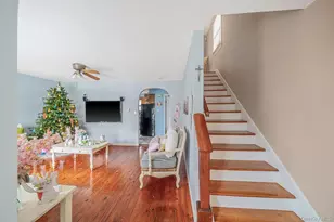 180 25th St, Copiague, NY 11726 - Photo 9