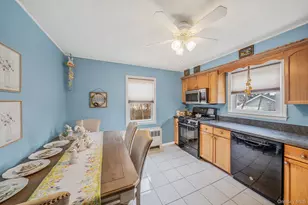 180 25th St, Copiague, NY 11726 - Photo 15