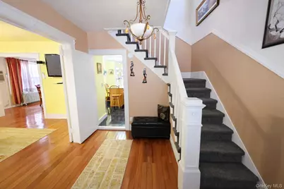 2725 Fenton Avenue, Bronx, NY 10469 - Photo 9