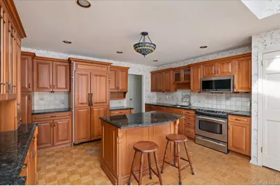 336 W Hills Road, Huntington, NY 11743 - Photo 11