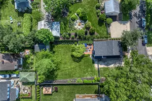 321 Bridge St, Greenport, NY 11944 - Photo 17