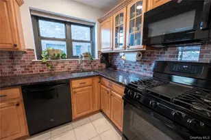 50 Brompton Rd, Great Neck, NY 11021 - Photo 11