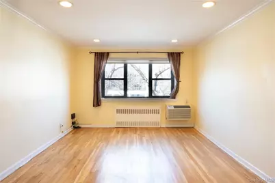 50 Brompton Road #2H, Great Neck, NY 11021 - Photo 3