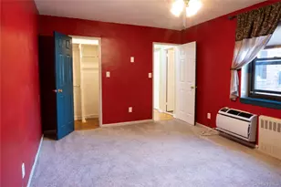 50 Brompton Rd, Great Neck, NY 11021 - Photo 15