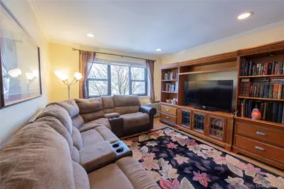 50 Brompton Road #2H, Great Neck, NY 11021 - Photo 9