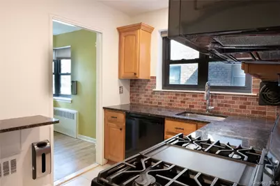 50 Brompton Road #2H, Great Neck, NY 11021 - Photo 7