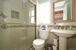 463 S Bayview Ave, Freeport, NY 11520 - Photo 5