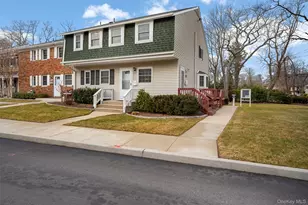 252 Village Dr, Hauppauge, NY 11788 - Photo 3