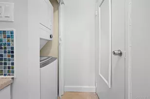 252 Village Dr, Hauppauge, NY 11788 - Photo 31