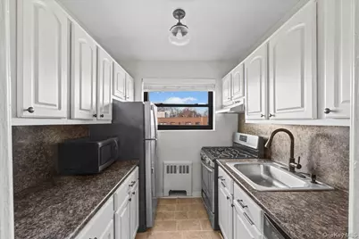 20 Shady Glen Court #3A, New Rochelle, NY 10805 - Photo 1