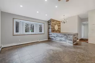 43 Madeline Rd, Ridge, NY 11961 - Photo 9