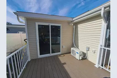 21 Village Circle E, Manorville, NY 11949 - Photo 3