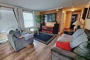 21 Village Cir E, Manorville, NY 11949 - Photo 5