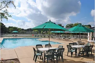 21 Village Circle E, Manorville, NY 11949 - Photo 21