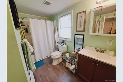 21 Village Circle E, Manorville, NY 11949 - Photo 5