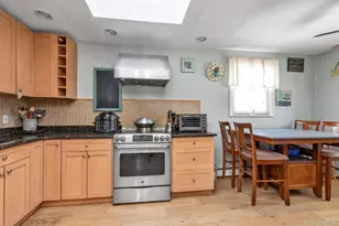 412 Wellington Rd, East Meadow, NY 11554 - Photo 7