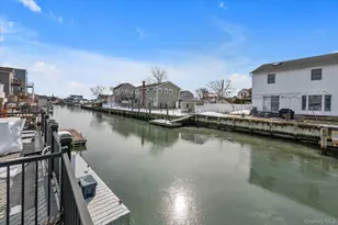 3894 Sands Ln, Seaford, NY 11783 - Photo 25