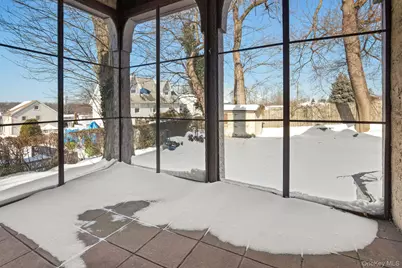 19 Surrey Lane, Yonkers, NY 10710 - Photo 11