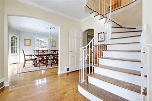 32 Barnard Pl, Manhasset, NY 11030 - Photo 3