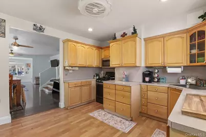 1644 Lurting Avenue, Bronx, NY 10461 - Photo 11