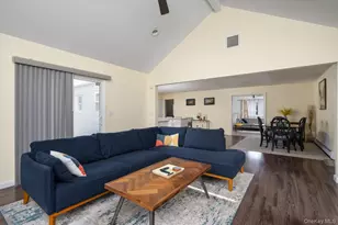 1 Park Ct, Smithtown, NY 11787 - Photo 11