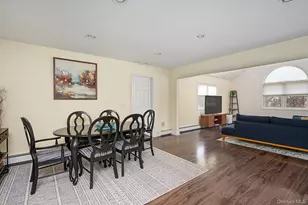 1 Park Ct, Smithtown, NY 11787 - Photo 7