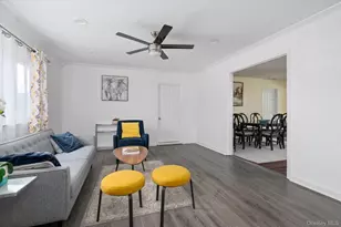 1 Park Ct, Smithtown, NY 11787 - Photo 3