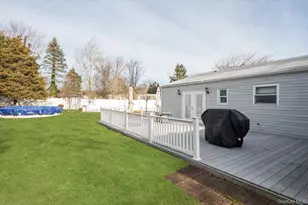 1 Park Ct, Smithtown, NY 11787 - Photo 21