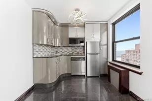 40 Brighton 1st Rd, Brooklyn, NY 11235 - Photo 3