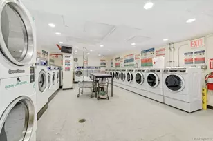 40 Brighton 1st Rd, Brooklyn, NY 11235 - Photo 33