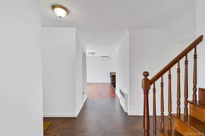 64-04 Utopia Parkway, Fresh Meadows, NY 11365 - Photo 19