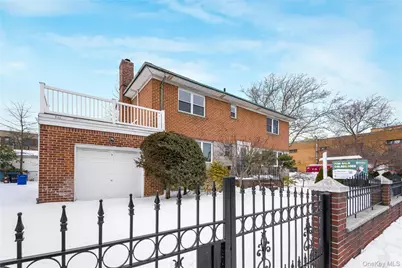 64-04 Utopia Parkway, Fresh Meadows, NY 11365 - Photo 35