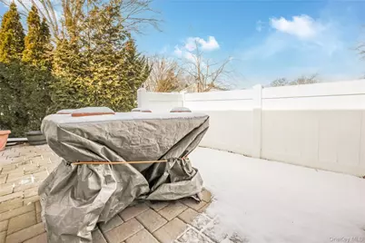 203 Cabot Court S, Saint James, NY 11780 - Photo 13