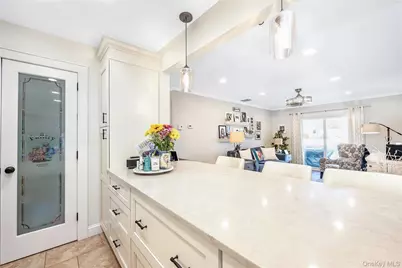 203 Cabot Court S, Saint James, NY 11780 - Photo 11