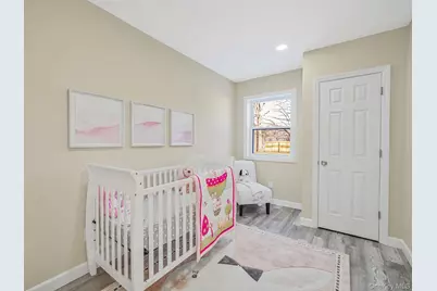 96 Toomey Road, West Islip, NY 11795 - Photo 9