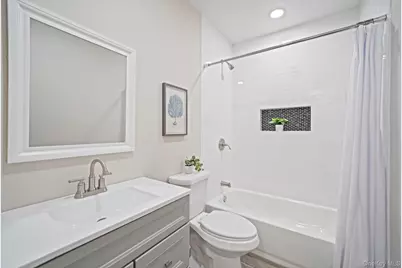 96 Toomey Road, West Islip, NY 11795 - Photo 11