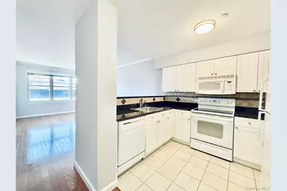 300 Mamaroneck Avenue #617, White Plains, NY 10605 - Photo 3