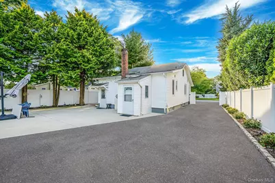 485 3rd Avenue, Bayport, NY 11705 - Photo 29