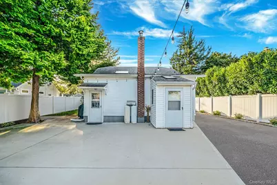 485 3rd Avenue, Bayport, NY 11705 - Photo 31