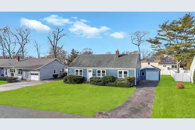 110 Monroe Avenue, Patchogue, NY 11772 - Photo 1