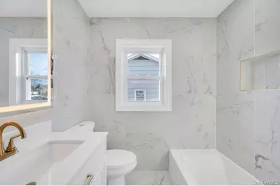 110 Monroe Avenue, Patchogue, NY 11772 - Photo 23