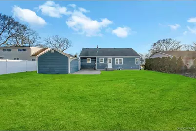 110 Monroe Avenue, Patchogue, NY 11772 - Photo 31