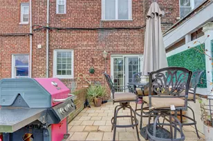 60-23 77th Pl, Middle Village, NY 11379 - Photo 17