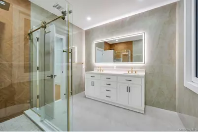 472 Farmranch Road E, Bethpage, NY 11714 - Photo 25