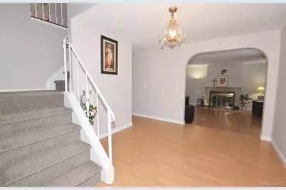 1055 Coates Avenue, Holbrook, NY 11741 - Photo 5