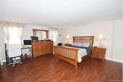 1055 Coates Avenue, Holbrook, NY 11741 - Photo 17